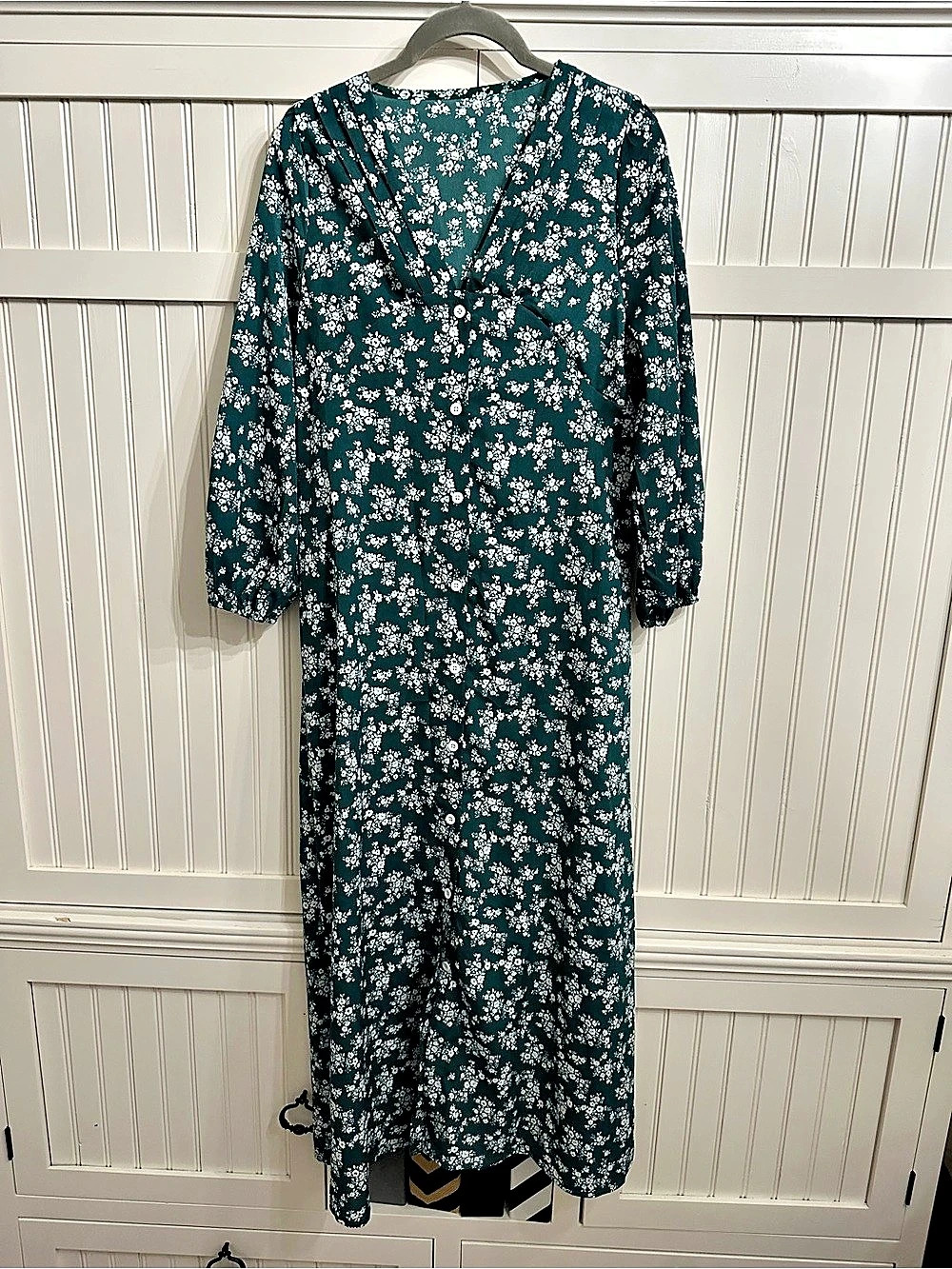 Floral Maxi Dress in Green & White Size Medium